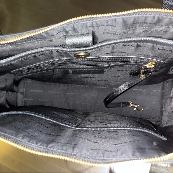 Michael Kors Tote Bag - Picture 7 of 12